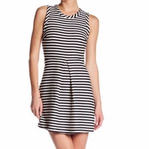 Madewell Black and White Afternoon Dress in Textured Stripe Sz XXS